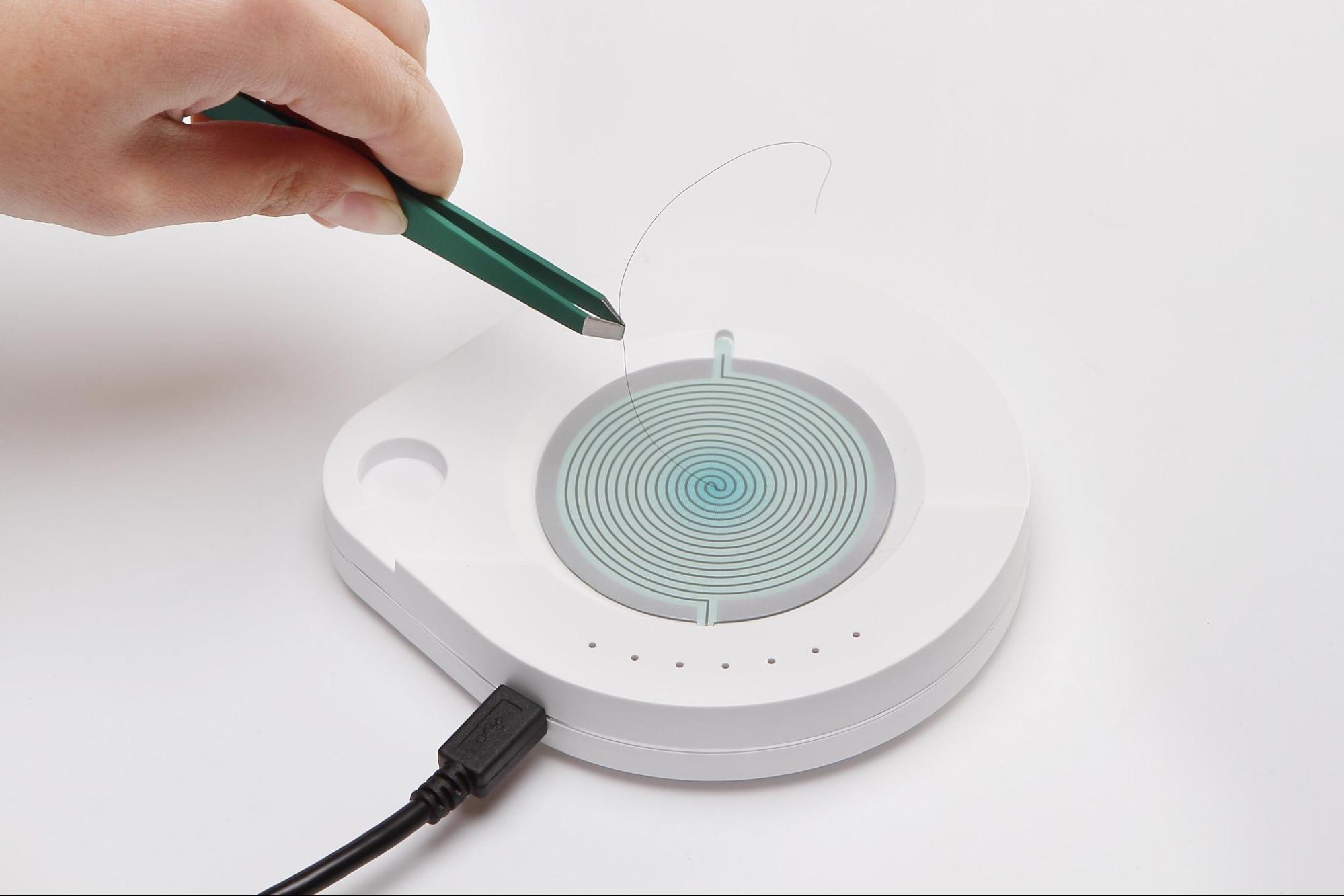 Hair sample placed on the epigenetic analysis device